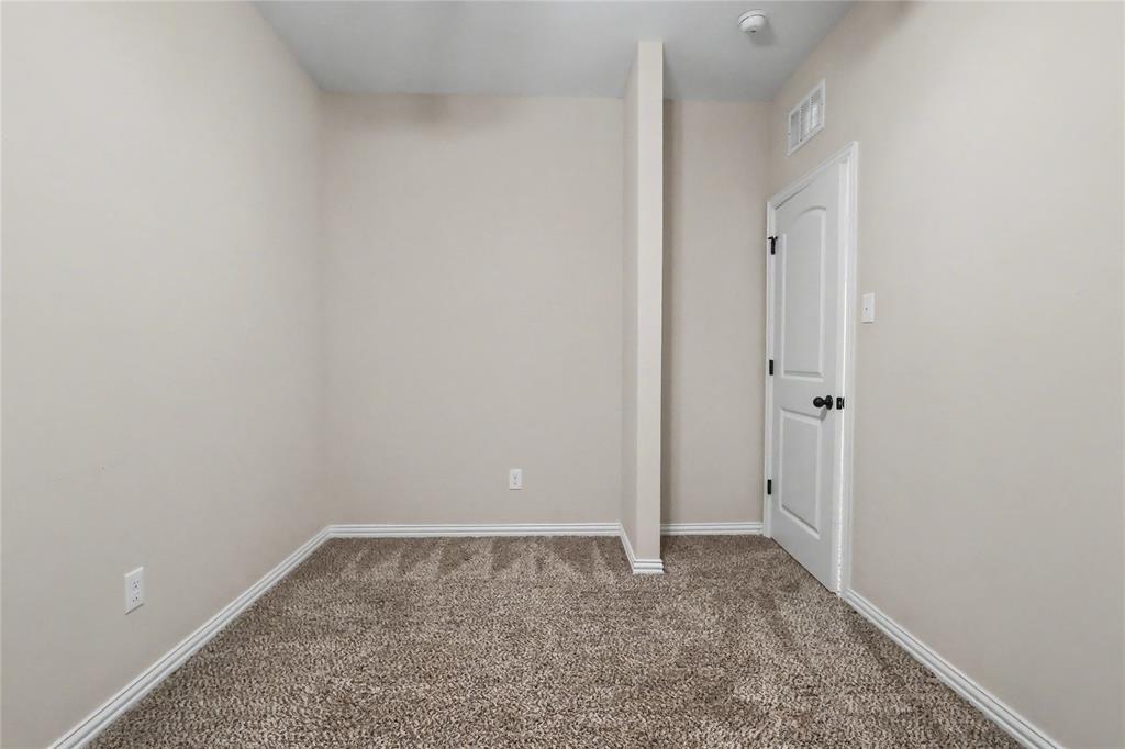 1922 Timber Oaks Drive Property Photo 21