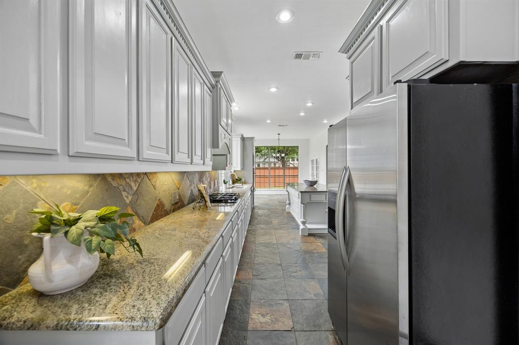 8709 Herns Meadow Lane Property Photo 8