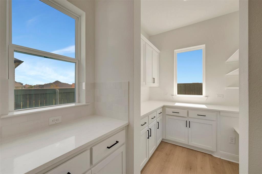 3013 Half Moon Way Property Photo 13