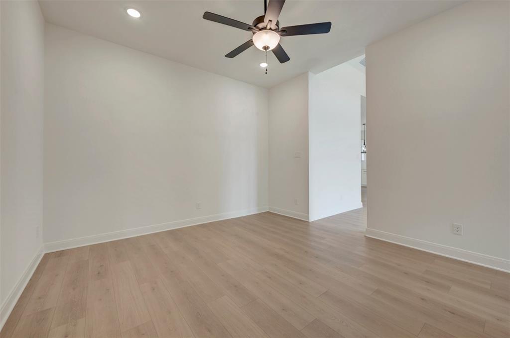 3013 Half Moon Way Property Photo 16