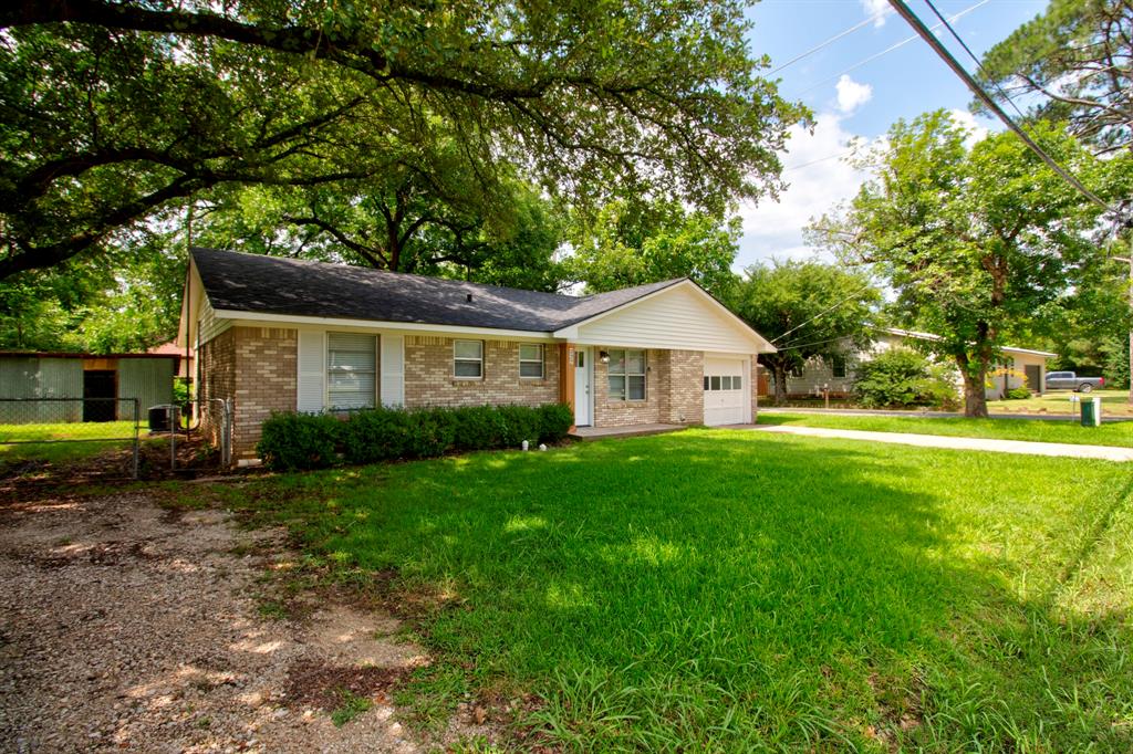 327 W Mckinney Street Property Photo 3