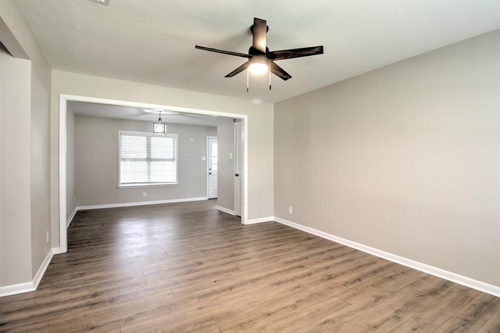 327 W Mckinney Street Property Photo 5