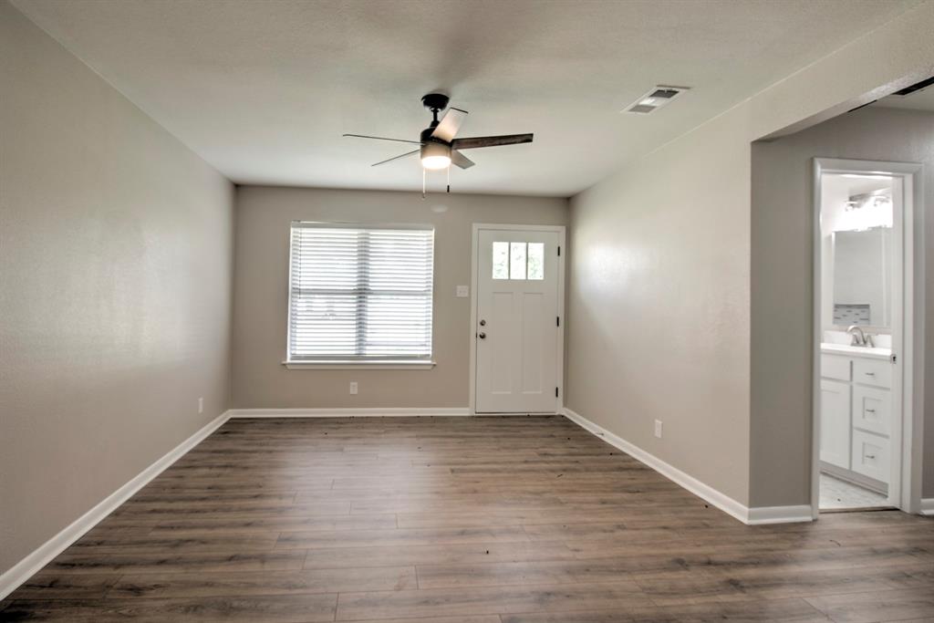 327 W Mckinney Street Property Photo 8