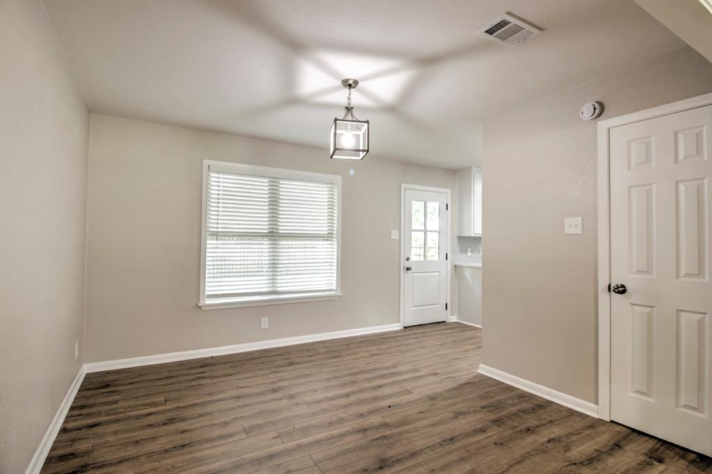 327 W Mckinney Street Property Photo 9