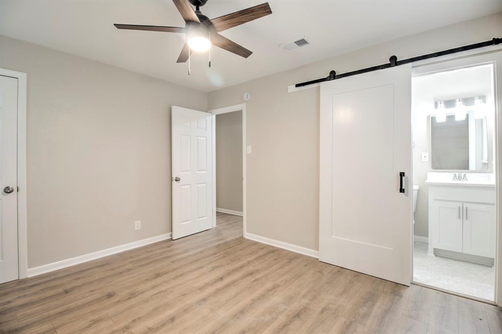 327 W Mckinney Street Property Photo 17