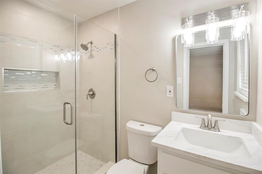 327 W Mckinney Street Property Photo 18