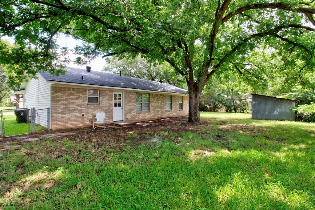 327 W Mckinney Street Property Photo 21