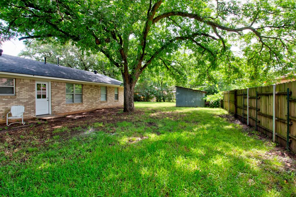 327 W Mckinney Street Property Photo 22