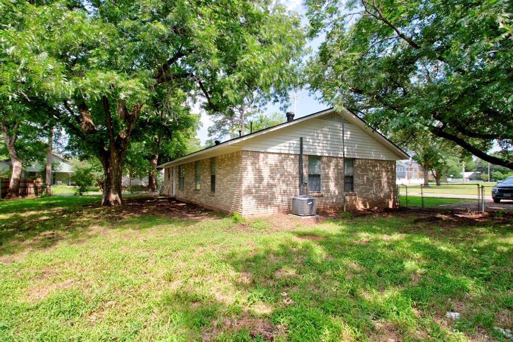 327 W Mckinney Street Property Photo 23