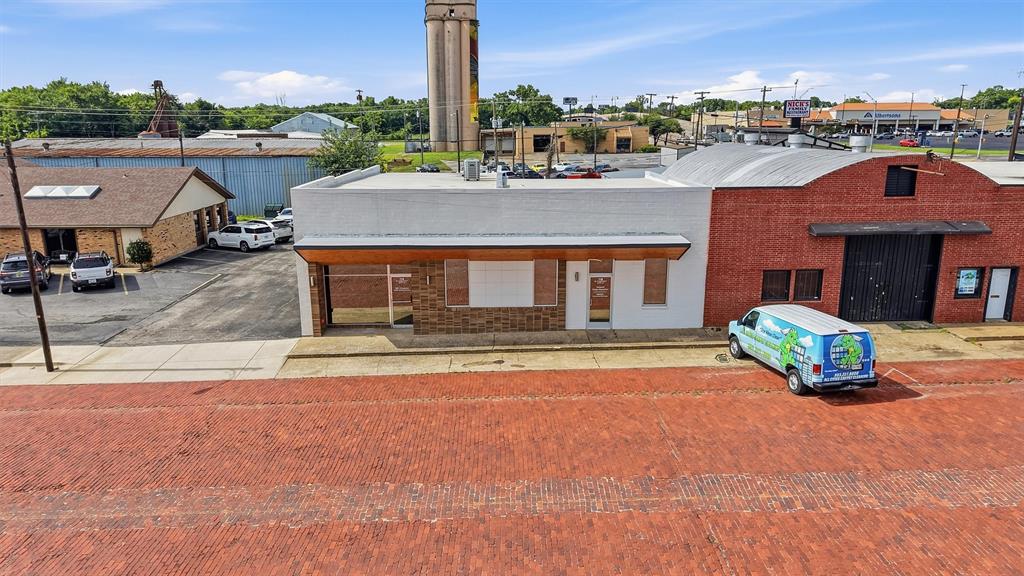 118 W Chestnut Street Property Photo 3