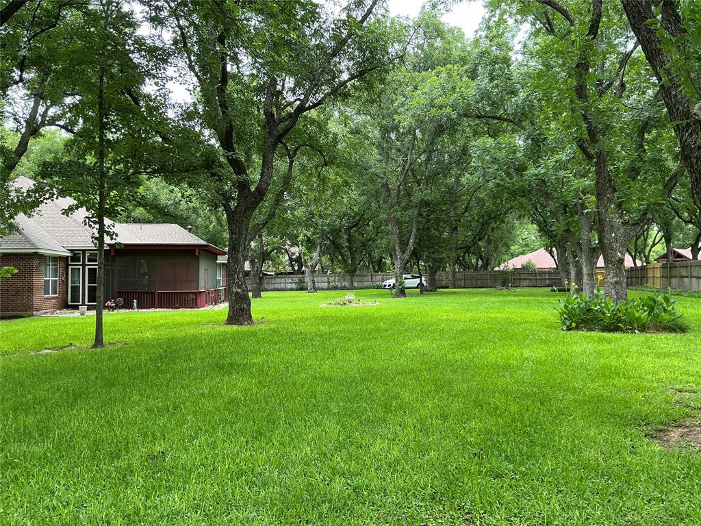 8803 Hampton South Court Property Photo 33