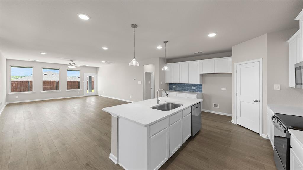 1709 Meadow Crest Drive Property Photo 8