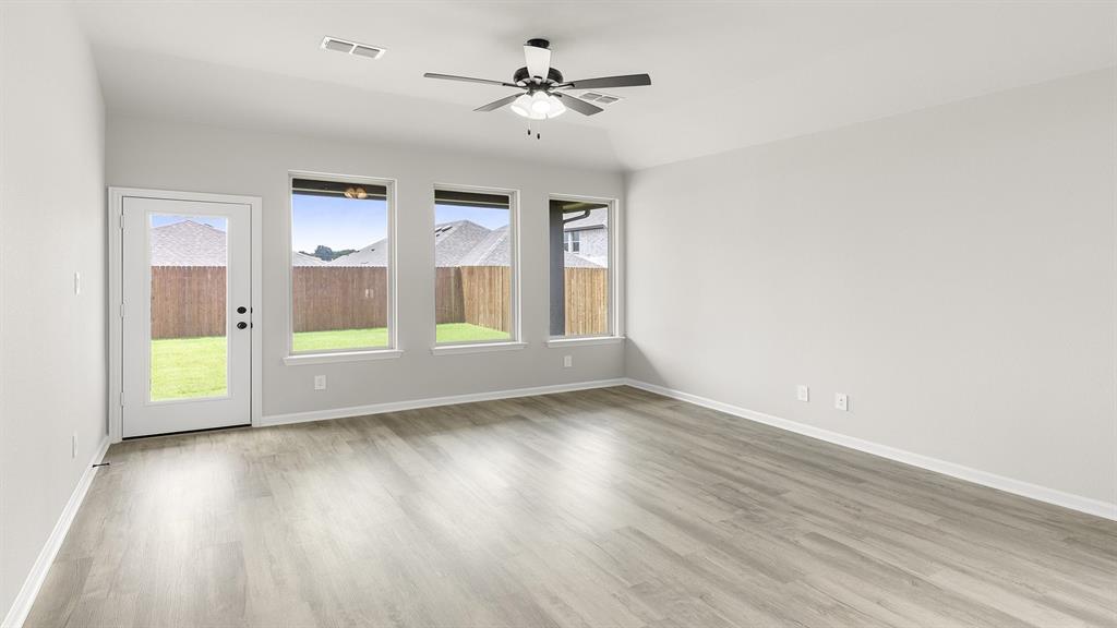 1709 Meadow Crest Drive Property Photo 9
