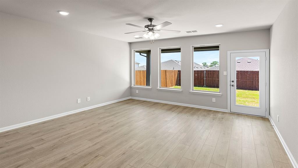 1709 Meadow Crest Drive Property Photo 11