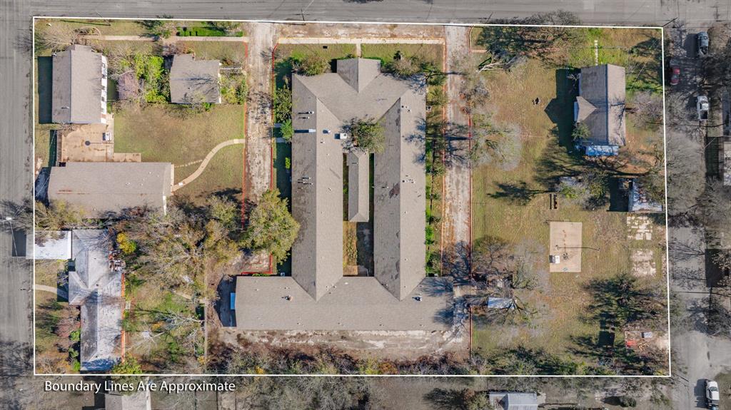 1100 N Mccart Street Property Photo 9