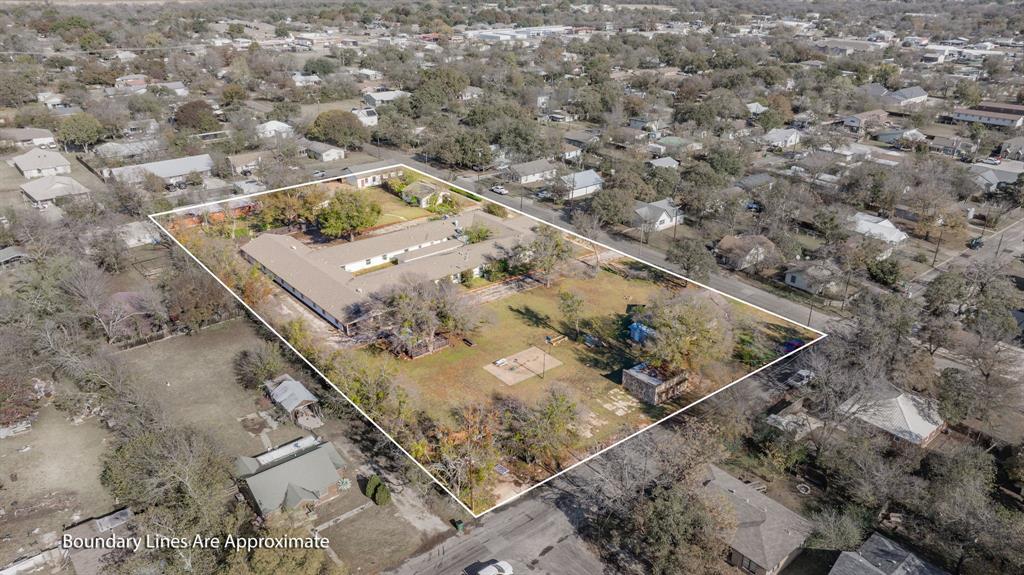 1100 N Mccart Street Property Photo 10