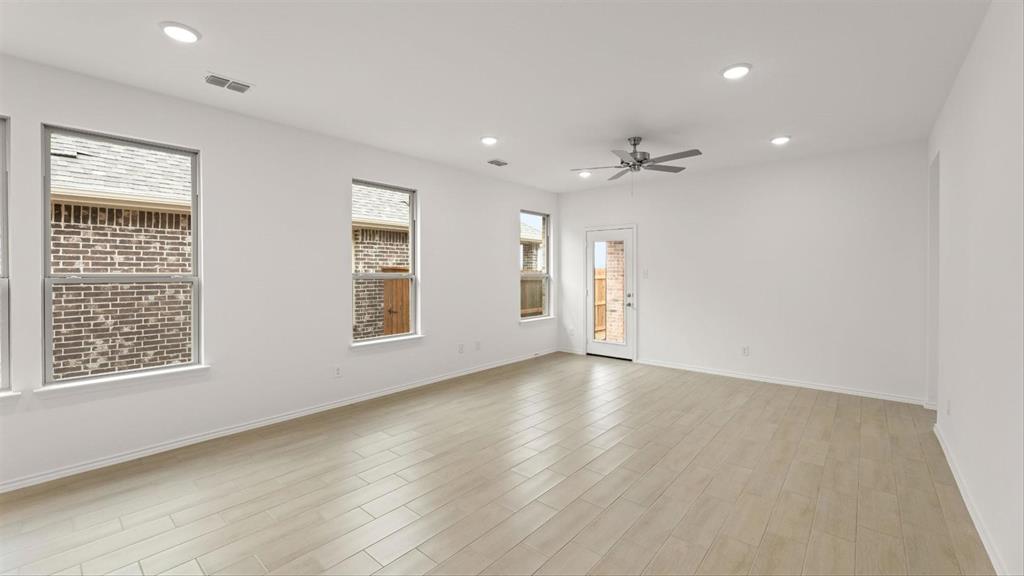 1644 Edgeway Drive Property Photo 8