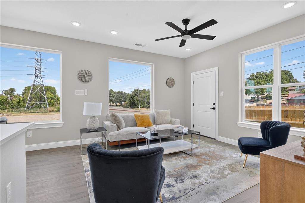 804 Premier Property Photo 5