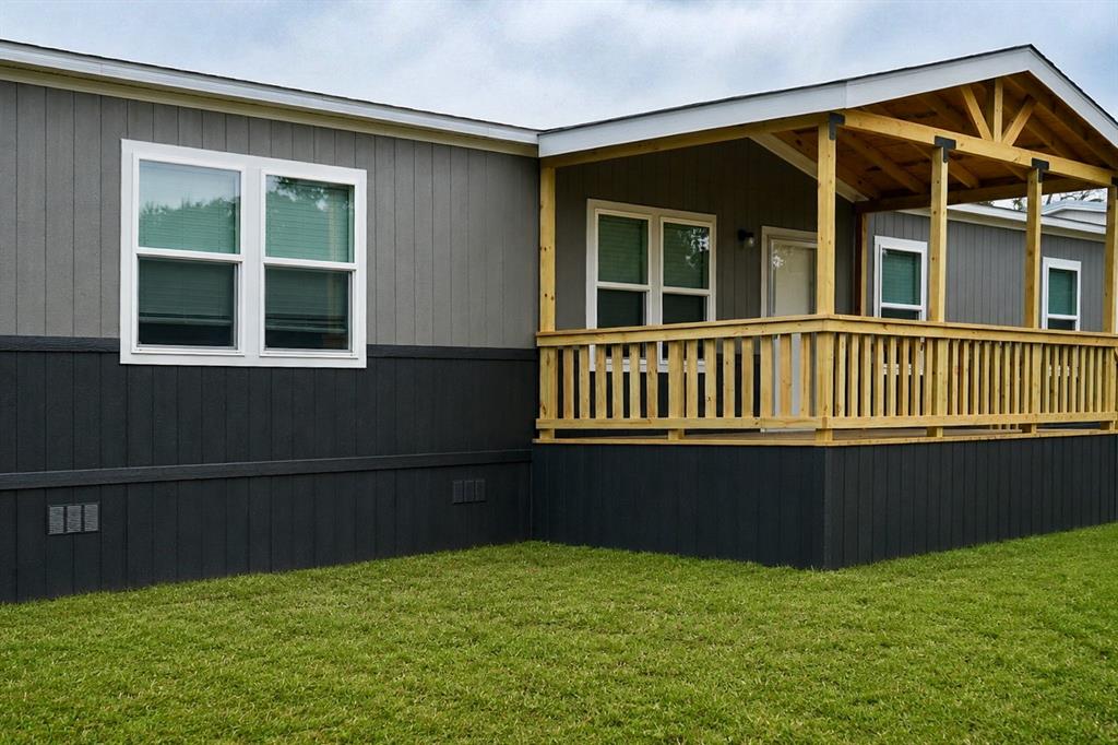 143 Lark Meadow Drive Property Photo 2
