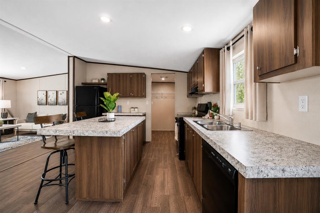 143 Lark Meadow Drive Property Photo 12