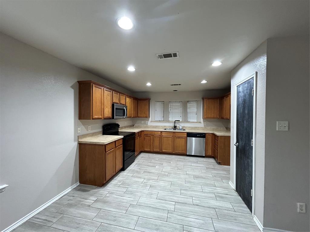 10445 Hideaway Trail Property Photo 5