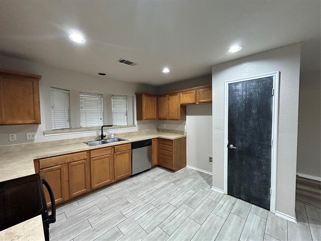 10445 Hideaway Trail Property Photo 6