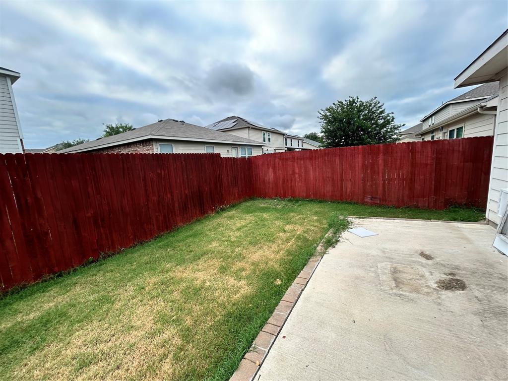 10445 Hideaway Trail Property Photo 7