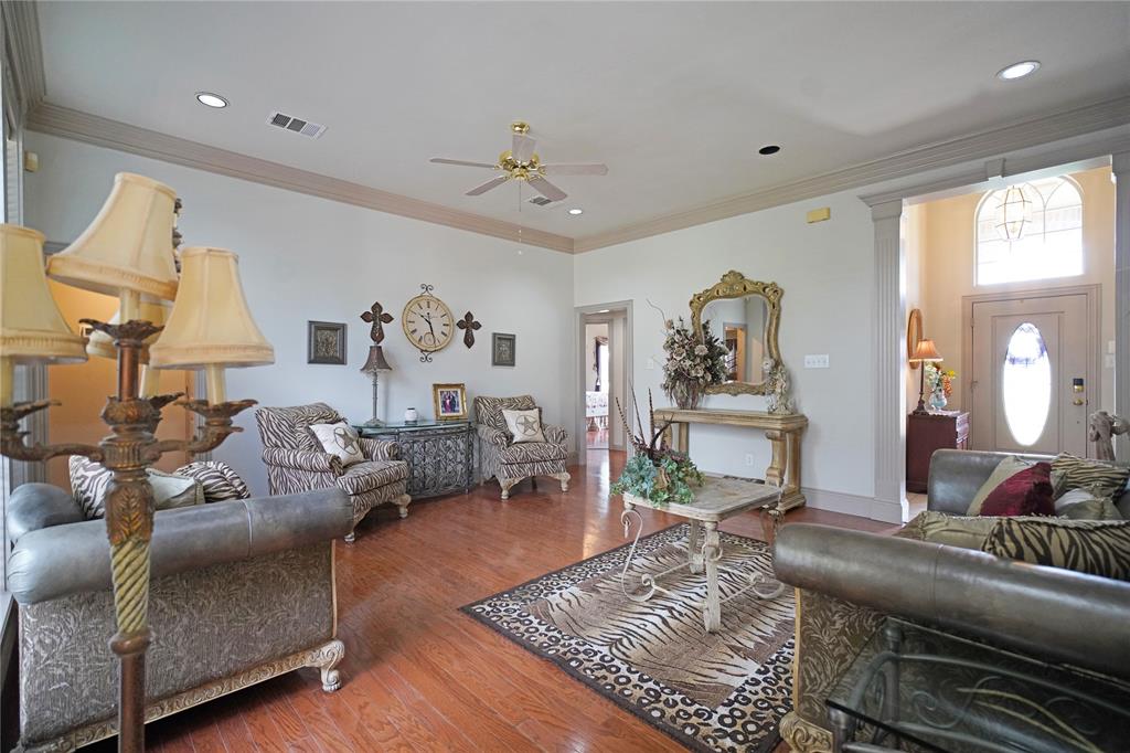 2152 Chisholm Trail Property Photo 6