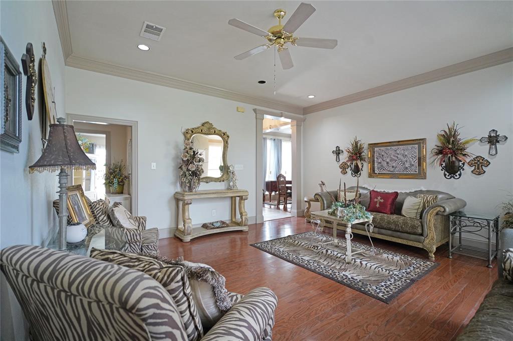 2152 Chisholm Trail Property Photo 7