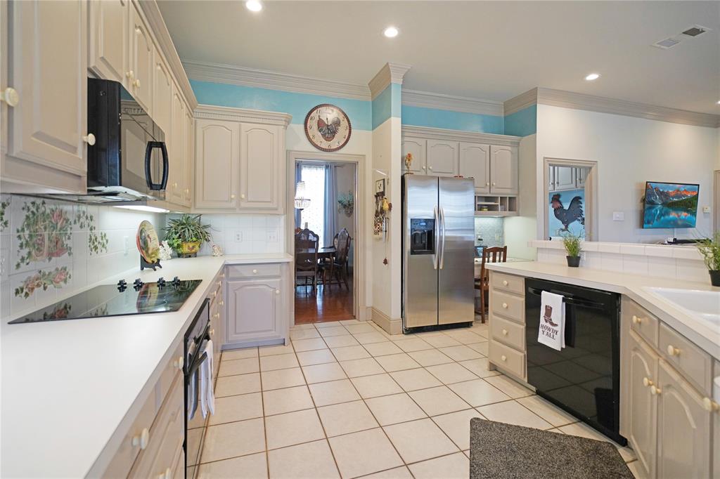 2152 Chisholm Trail Property Photo 10