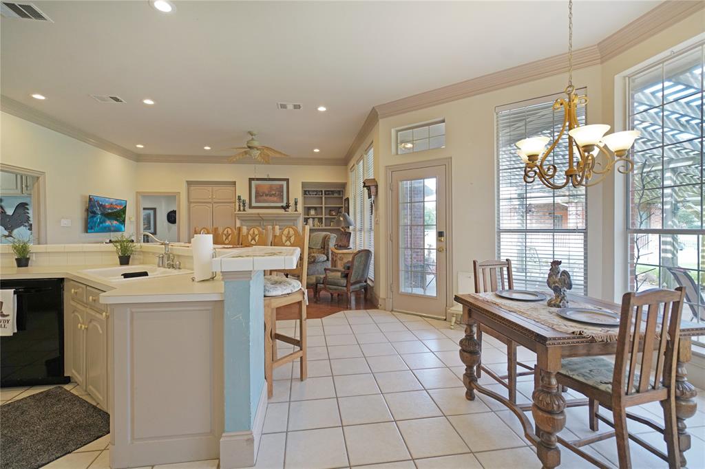 2152 Chisholm Trail Property Photo 11