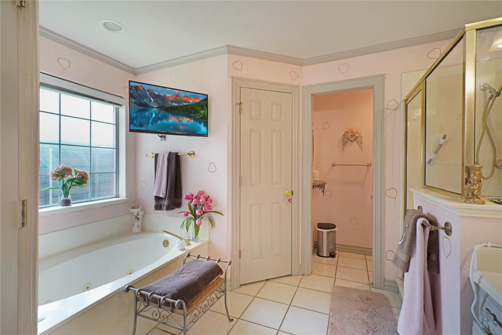 2152 Chisholm Trail Property Photo 18