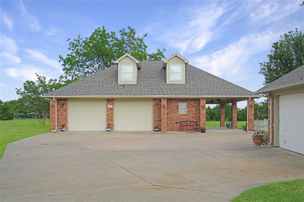 2152 Chisholm Trail Property Photo 32