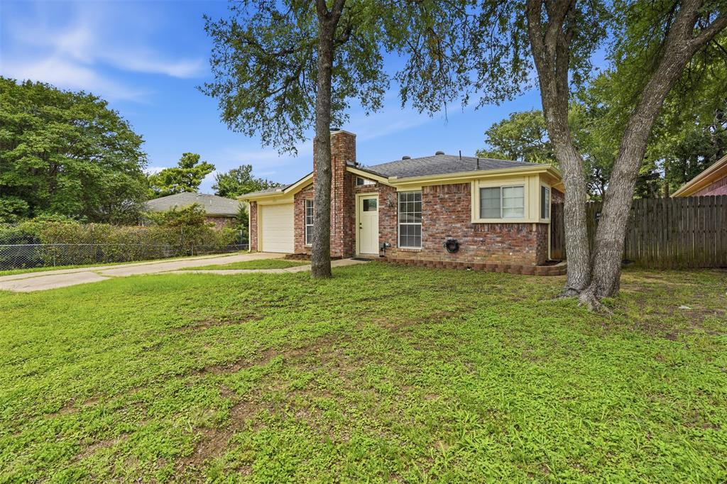 1122 Hidden Creek Drive Property Photo 3