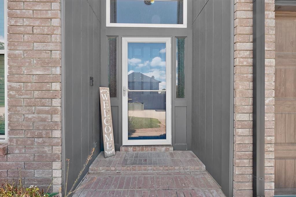 7929 Whispering Woods Lane Property Photo 5