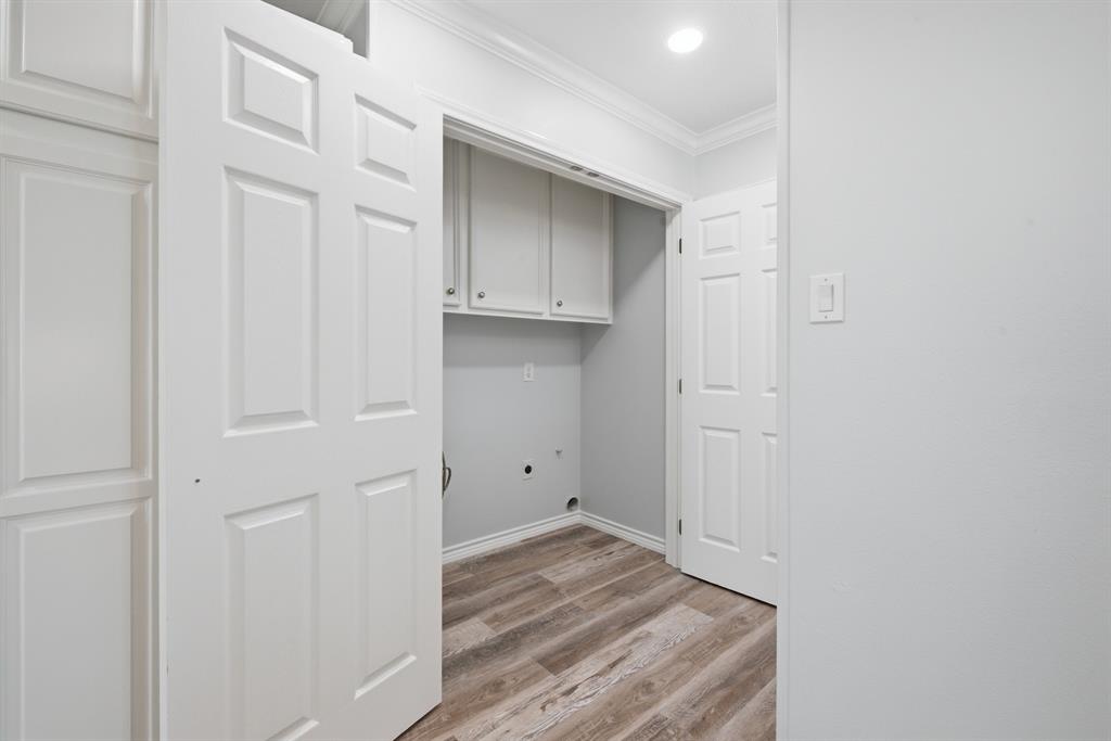 318 Landsburg Lane Property Photo 17