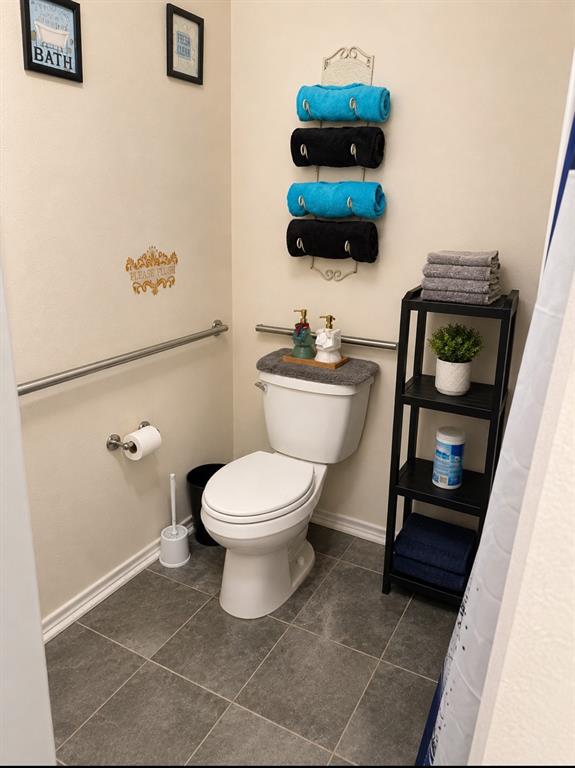 2918 South Avenue Property Photo 8
