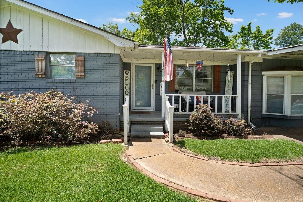 403 Ridgewood Property Photo 1