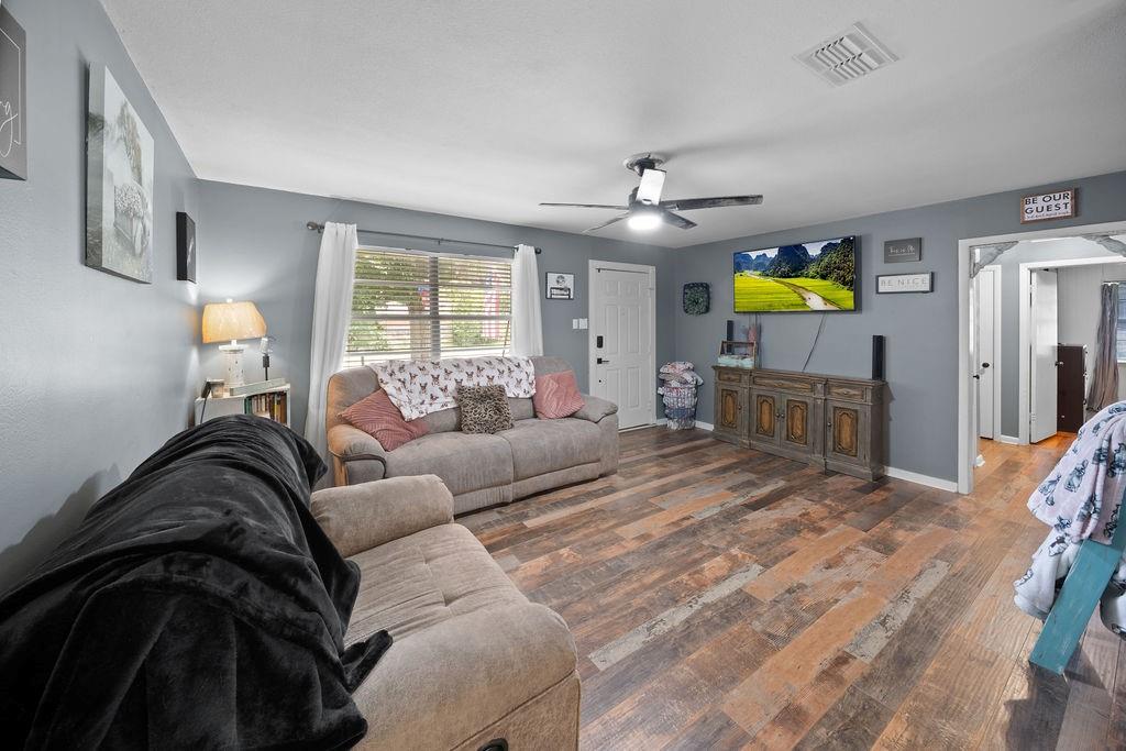 403 Ridgewood Property Photo 11