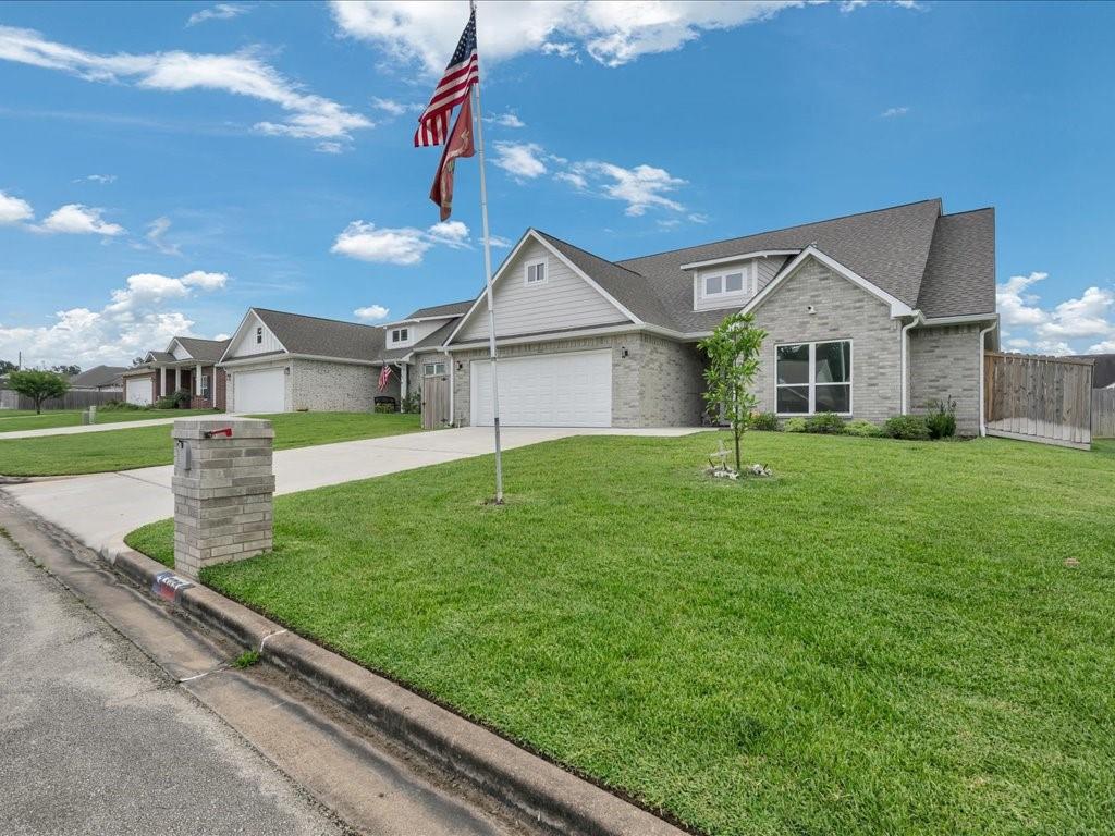 309 Saddle Brook Drive Property Photo 4