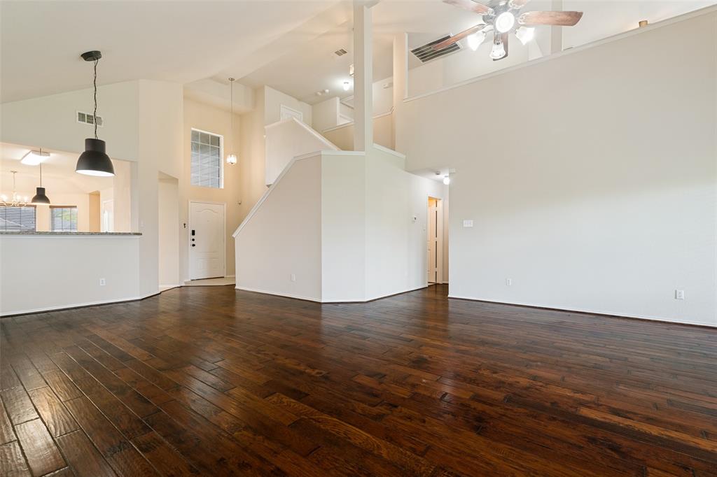 728 Mahogany Drive Property Photo 3