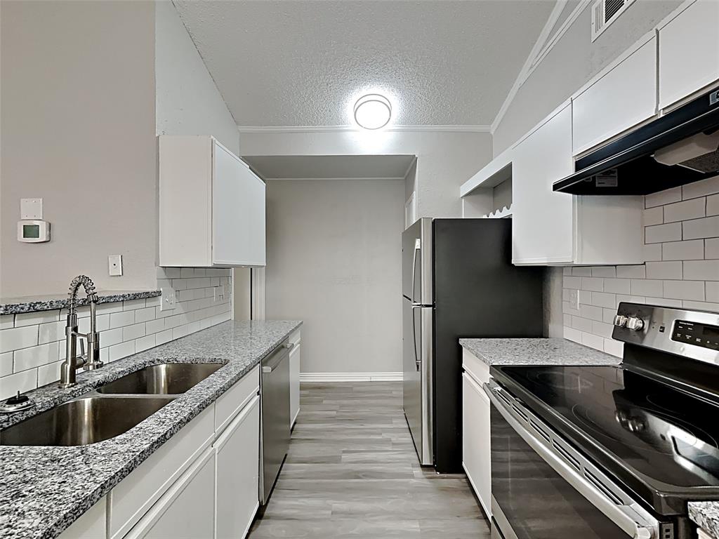 328 Teakwood Lane Property Photo 2
