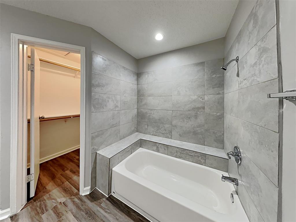 328 Teakwood Lane Property Photo 16