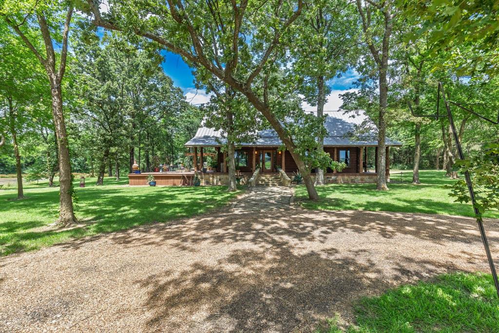 609 County Road 2421 Property Photo 12