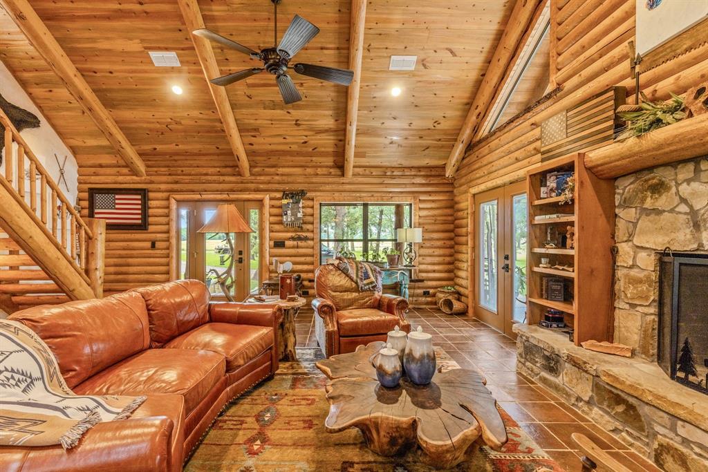 609 County Road 2421 Property Photo 17