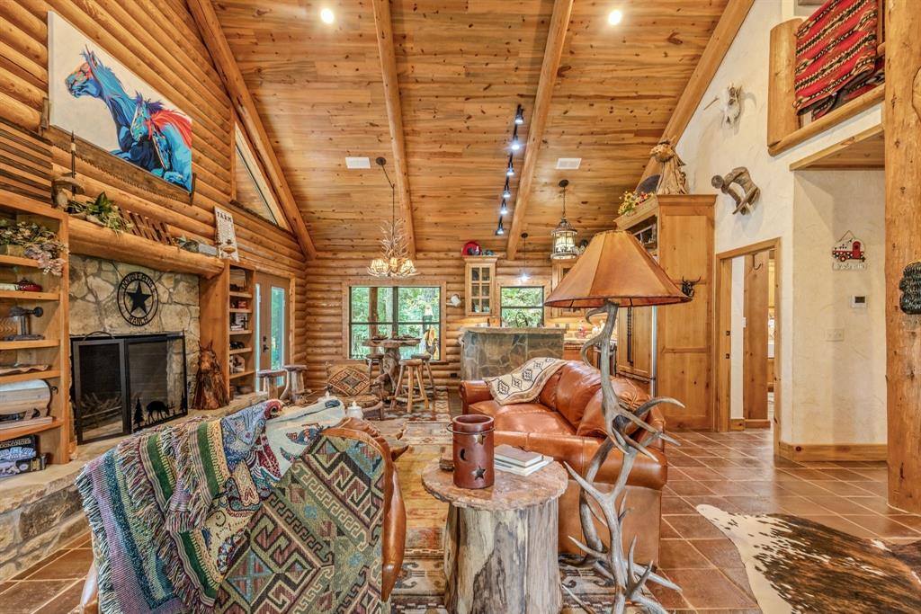 609 County Road 2421 Property Photo 20