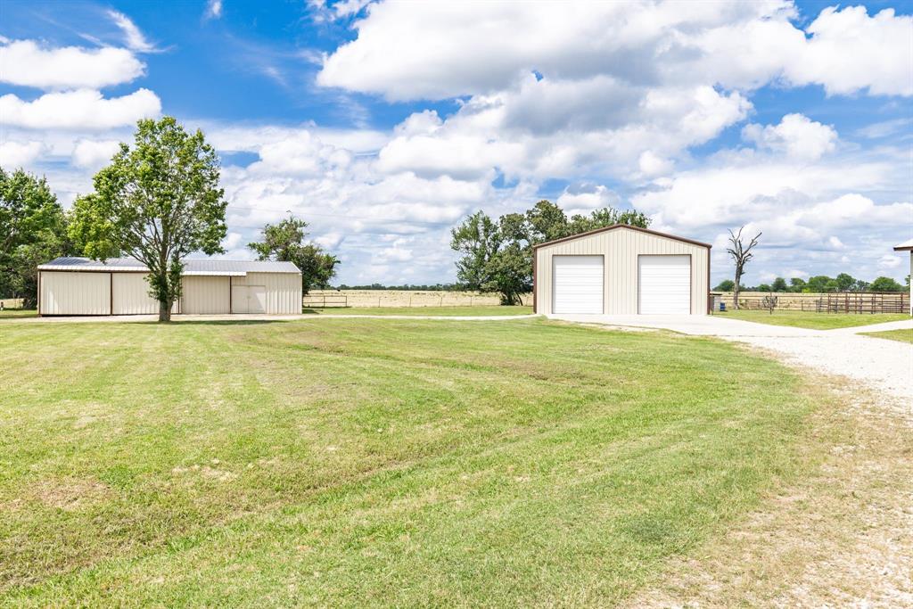 609 County Road 2421 Property Photo 38