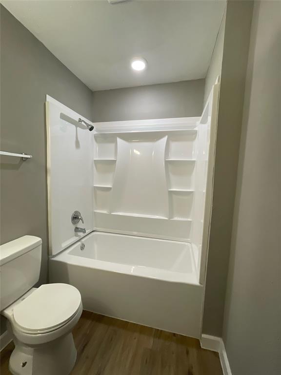 216 E Division Street Property Photo 14