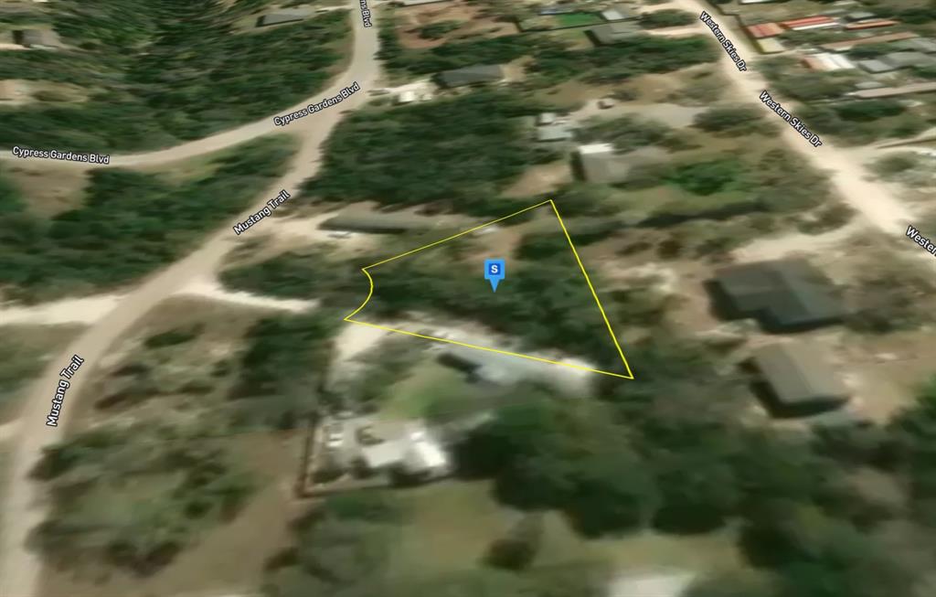 940 Mustang Trail Property Photo 2