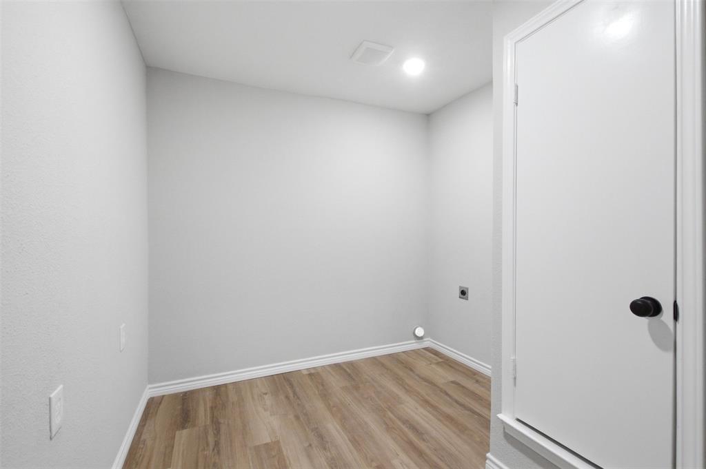 210 Squirebrook Drive Property Photo 13